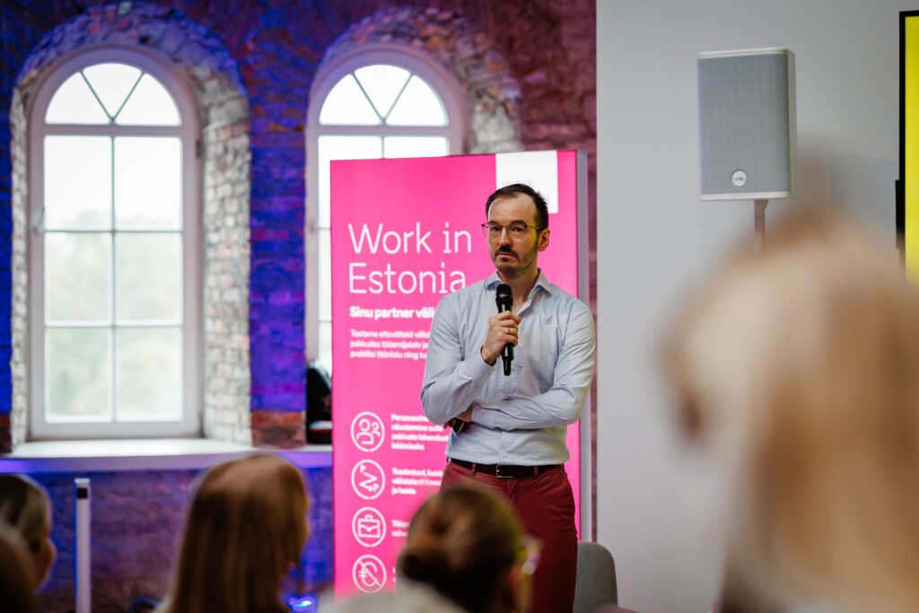 Evert presenting at a conference